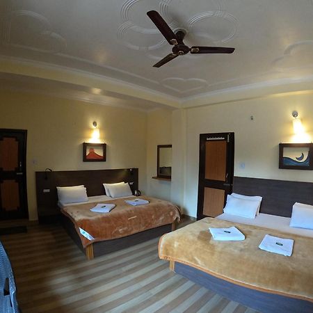 The Royal Orchard Kasol Hotell Exteriör bild