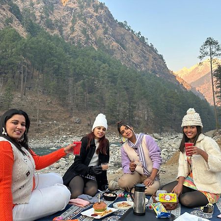 The Royal Orchard Kasol Hotell Exteriör bild