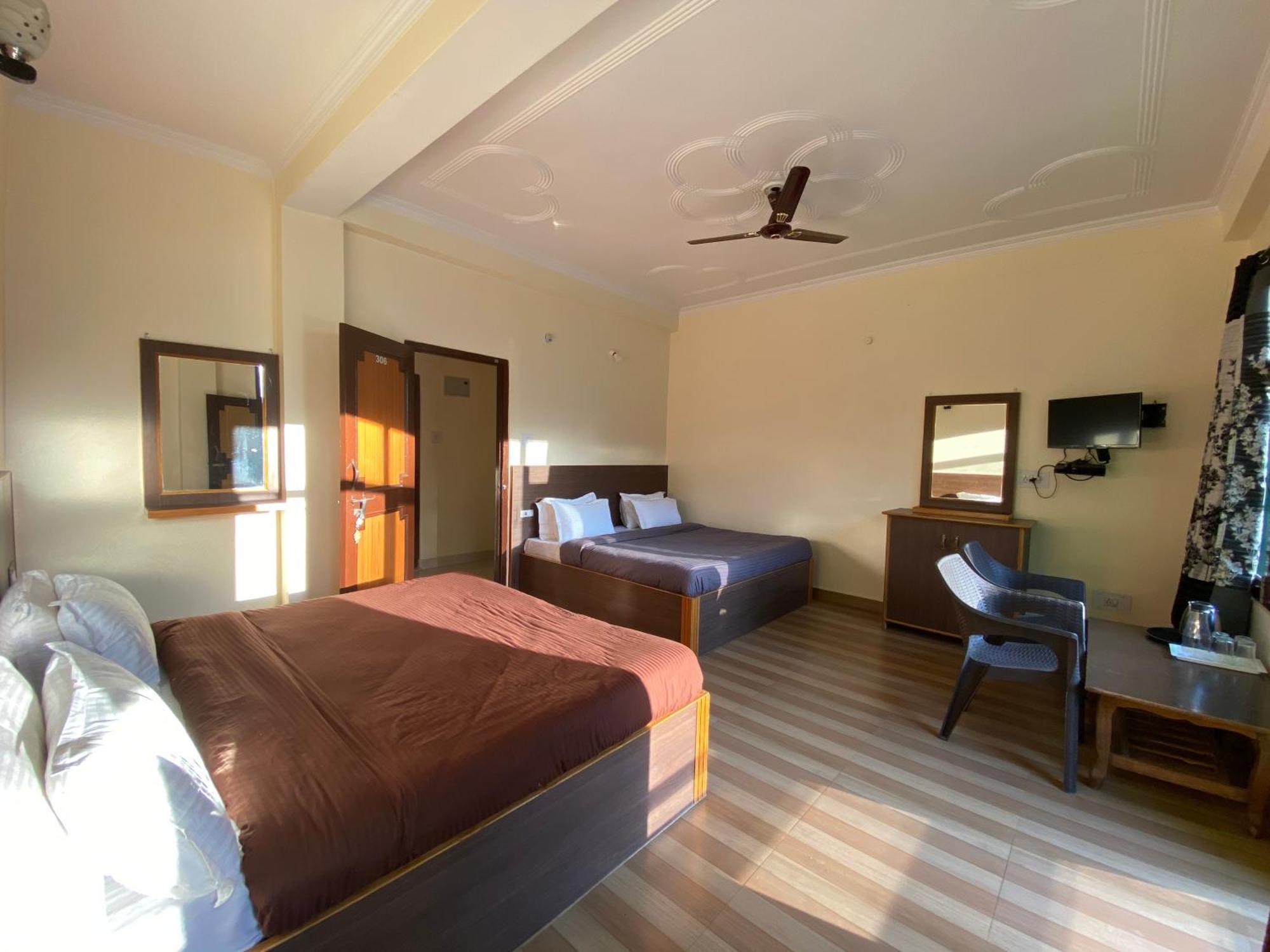 The Royal Orchard Kasol Hotell Exteriör bild