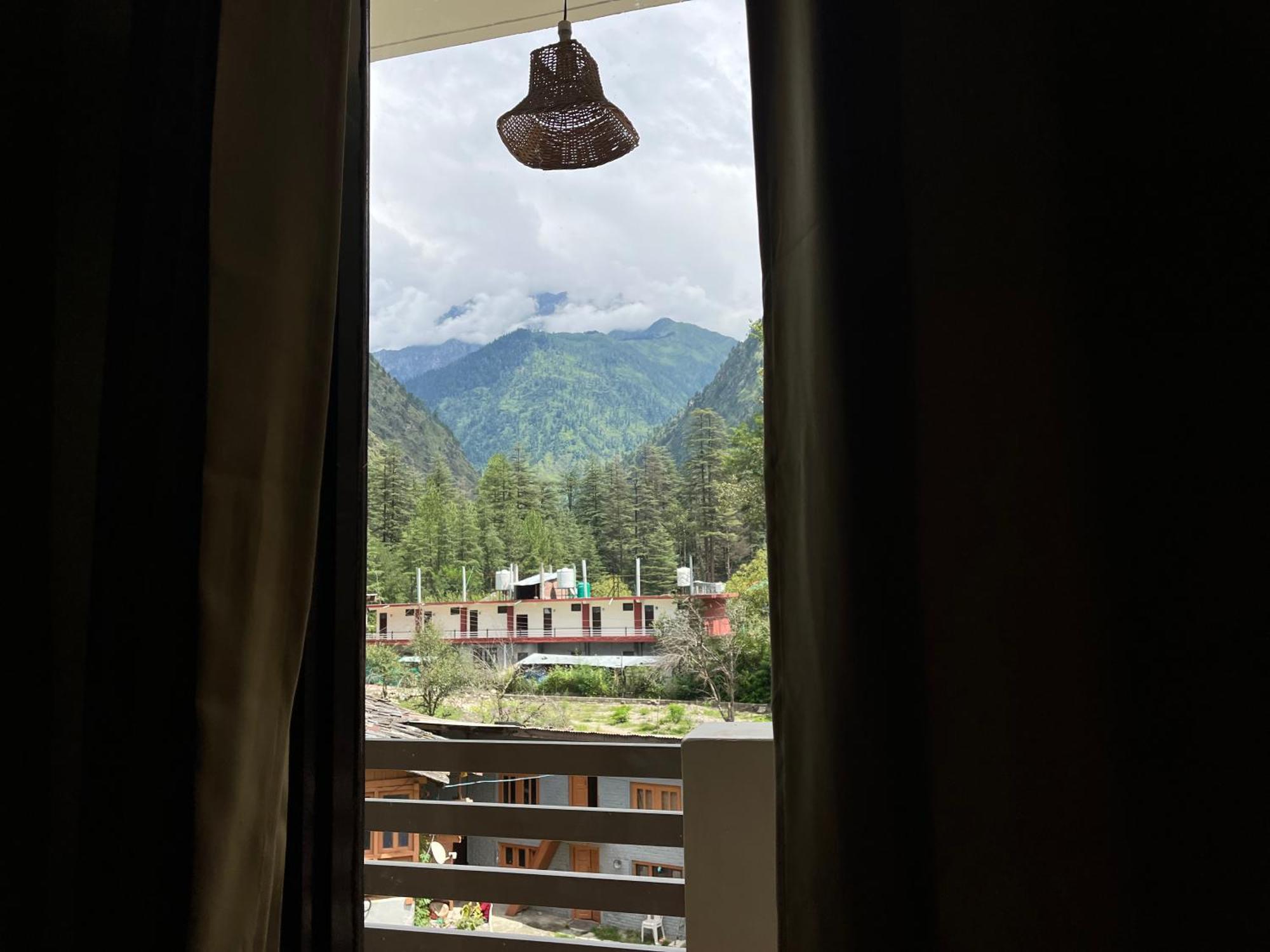 The Royal Orchard Kasol Hotell Exteriör bild