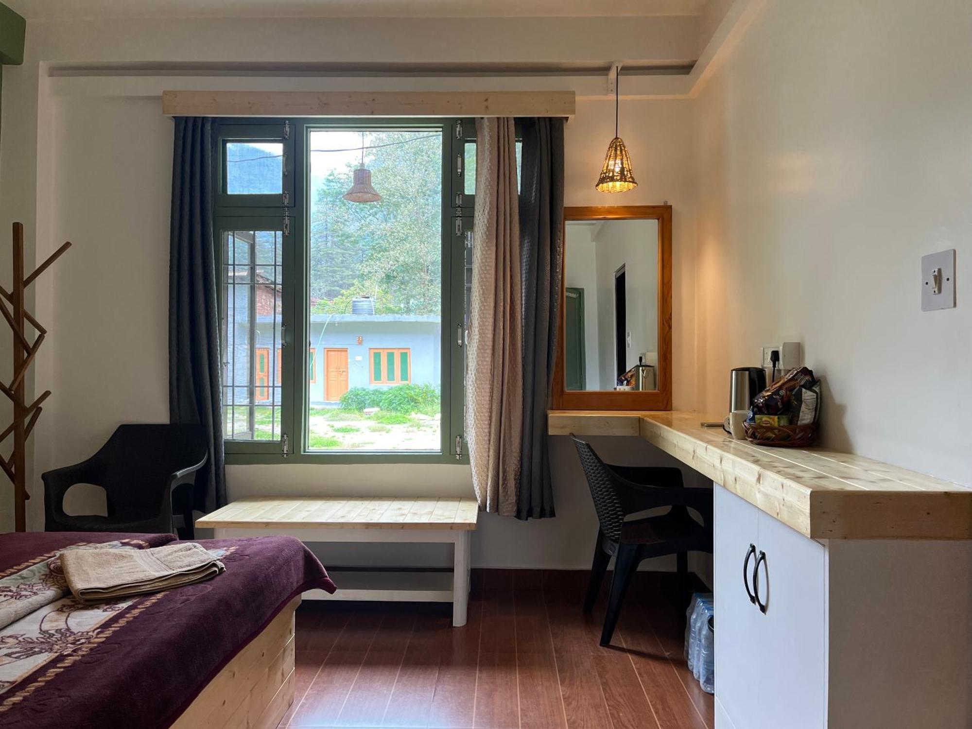 The Royal Orchard Kasol Hotell Exteriör bild