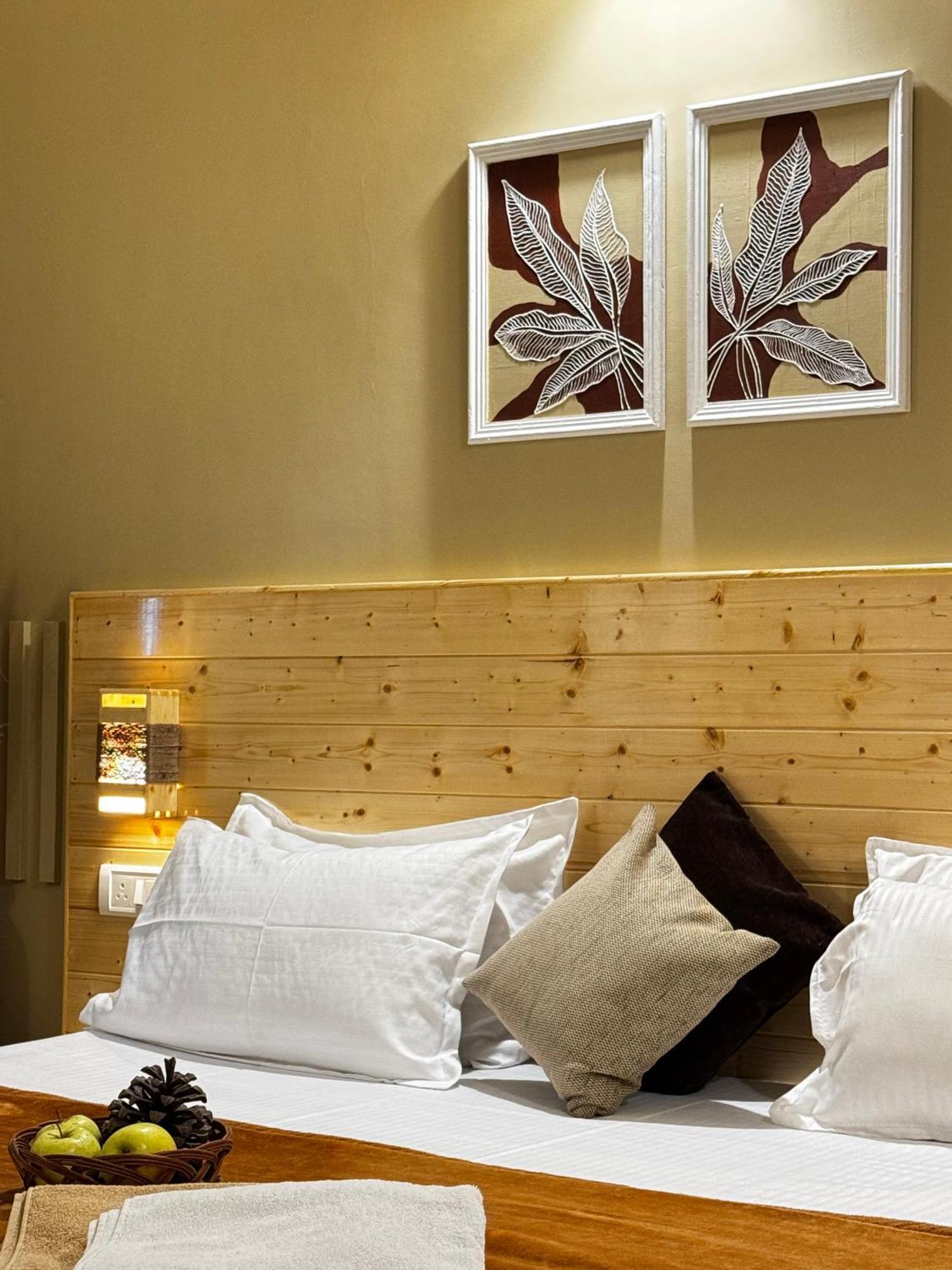 The Royal Orchard Kasol Hotell Exteriör bild