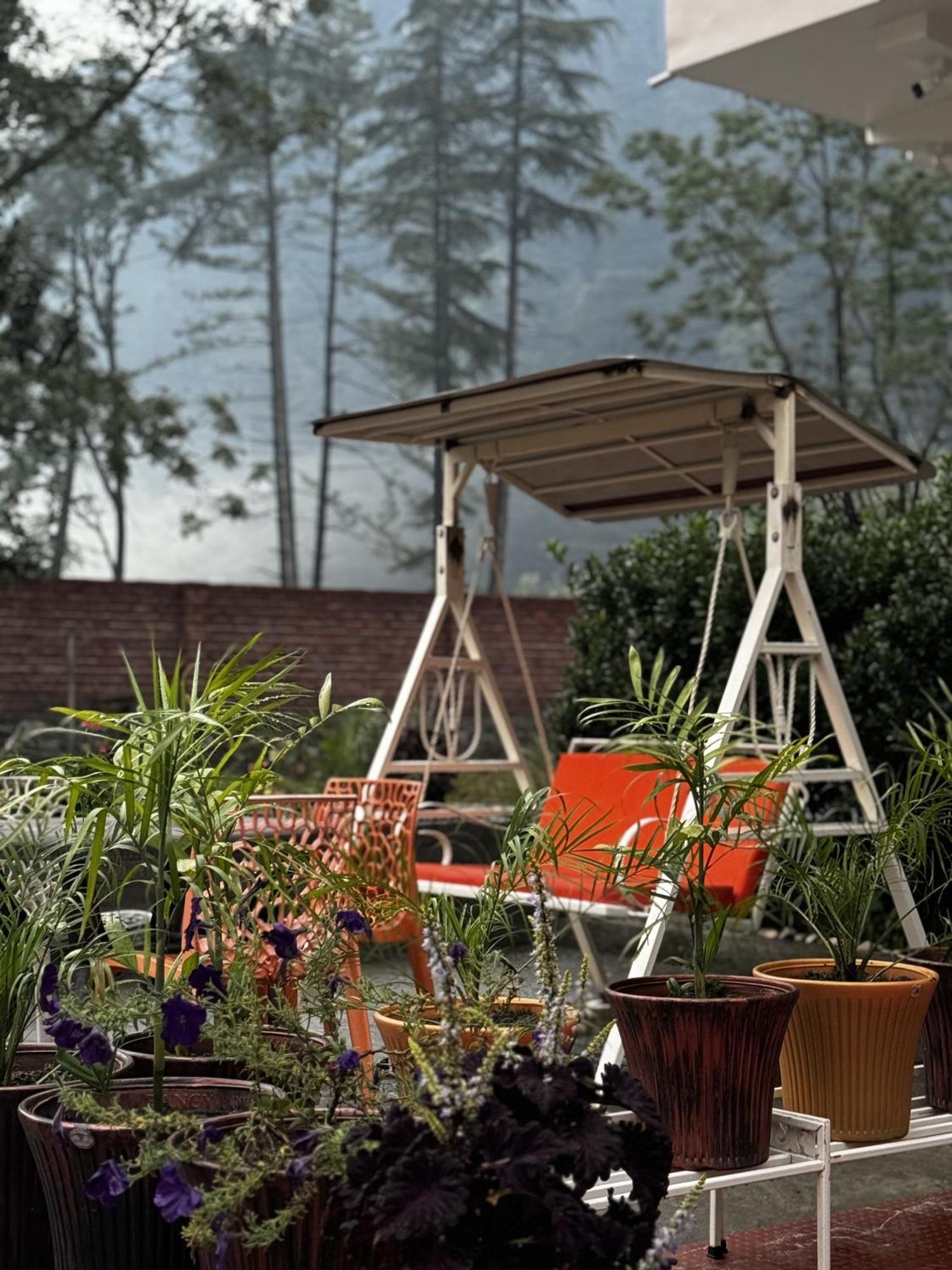The Royal Orchard Kasol Hotell Exteriör bild