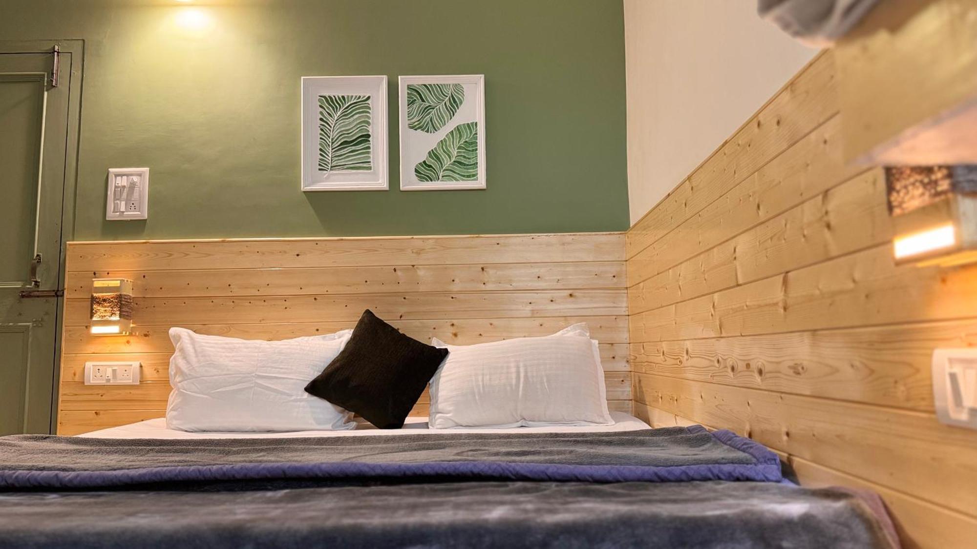 The Royal Orchard Kasol Hotell Exteriör bild